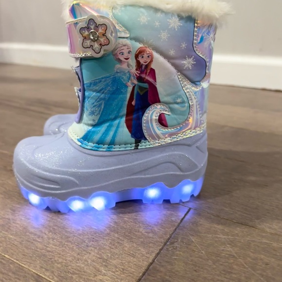 Frozen winter snow boots toddler size 10 Disney’s Frozen slippers size 9/10 - Picture 7 of 12